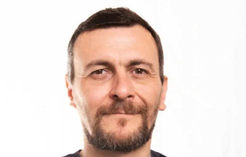 Portrait d’Olivier, développeur web freelance à Conflans-Sainte-Honorine